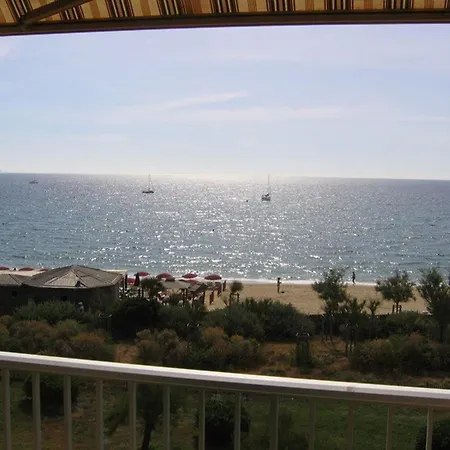Daire 3 Couchages Climatise Avec Parking En Bord De Au Lavandou - Fr-1-251-893