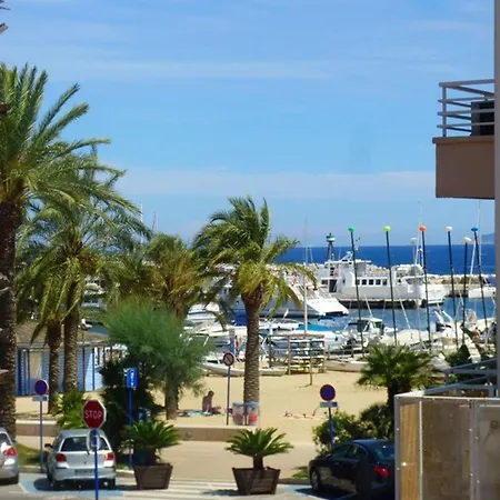 Daire 3 Couchages Climatise Avec Parking En Bord De Au Lavandou - Fr-1-251-893