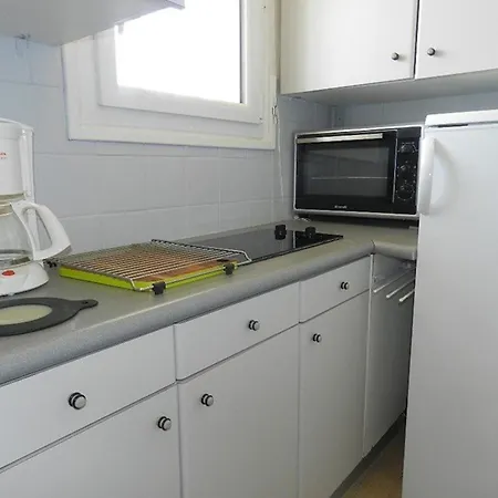 3 Couchages Climatise Avec Parking En Bord De Au Lavandou - Fr-1-251-893 * La Favière