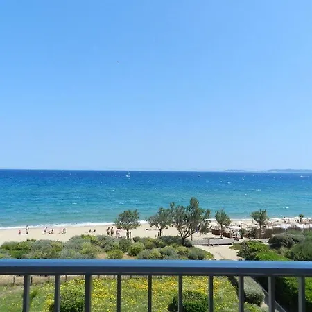 3 Couchages Climatise Avec Parking En Bord De Au Lavandou - Fr-1-251-893 La Favière