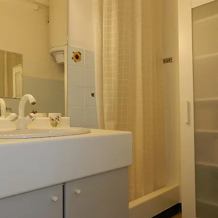 Appartement 3 Couchages Climatisé Avec Parking En Bord De Au Lavandou - Fr-1-251-893
