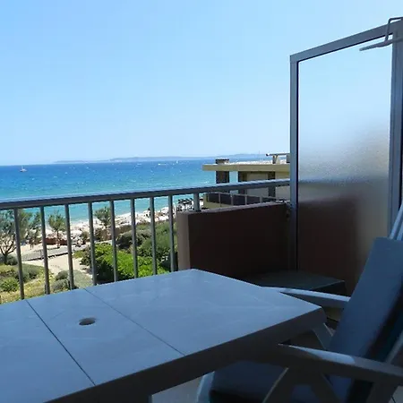 3 Couchages Climatisé Avec Parking En Bord De Au Lavandou - Fr-1-251-893